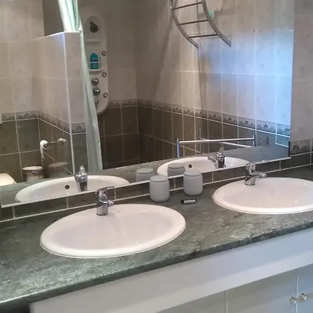 Grand Hourcqs Chambres D'hotes Bed & Breakfast *