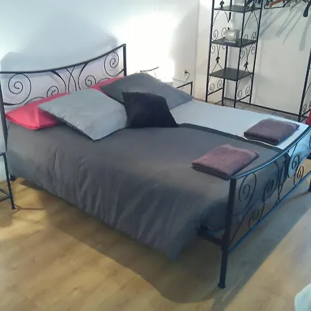 Grand Hourcqs Chambres D'hotes Pouillon